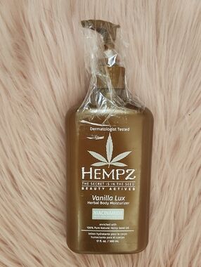 Brand New HEMPZ BEAUTY ACTIVES VANILLA LUX HERBAL BODY MOISTURIZER